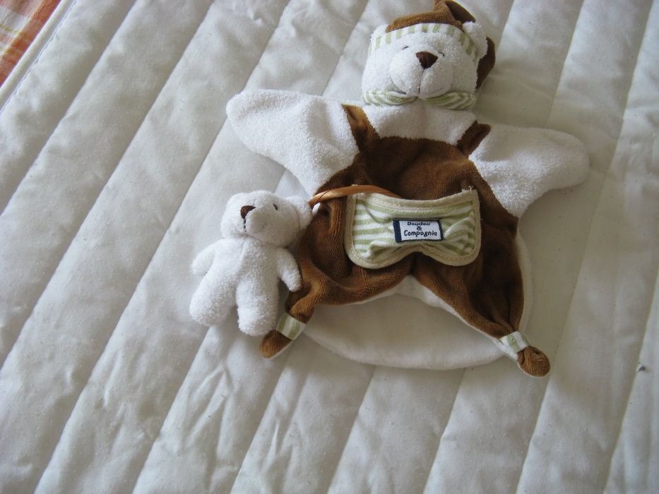 DouDou que faz de fantoche