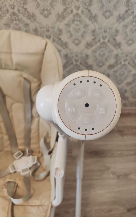 Стілець для годування Carello triumf, стілець гойдалка з музикою