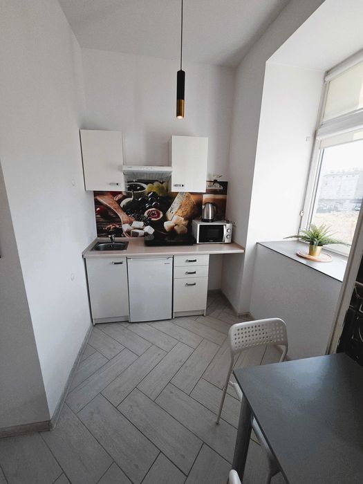 Tania kawalerka dla 1 osoby- blisko busa pracowniczego