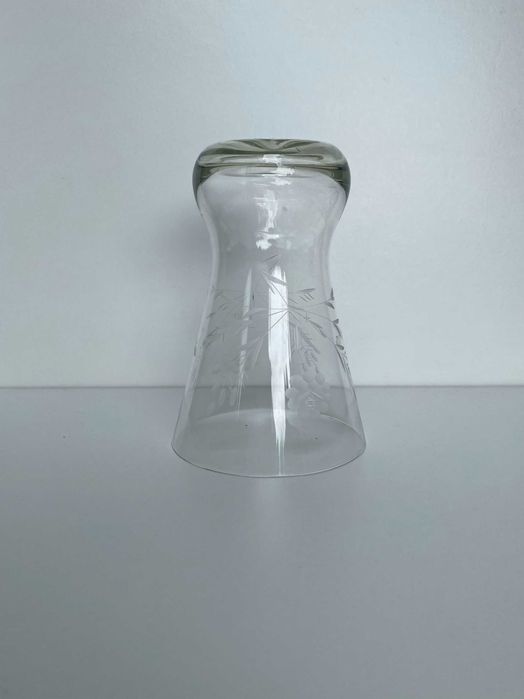 zestaw starych szklanek szlifowanych ze wzorami 6szt.