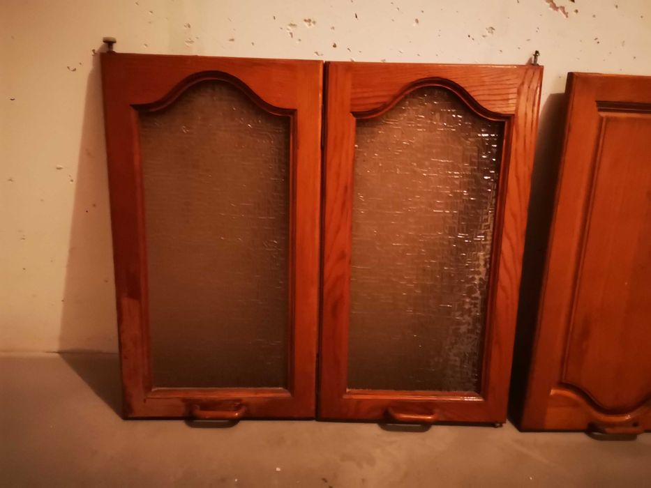 Drewniane dębowe fronty meblowe szafki kuchenne  szkło