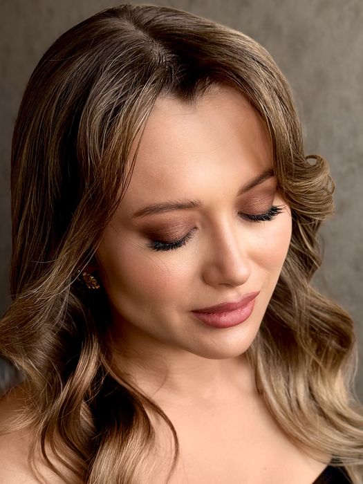 Професійний макіяж і зачіска Сверстюка 6Д