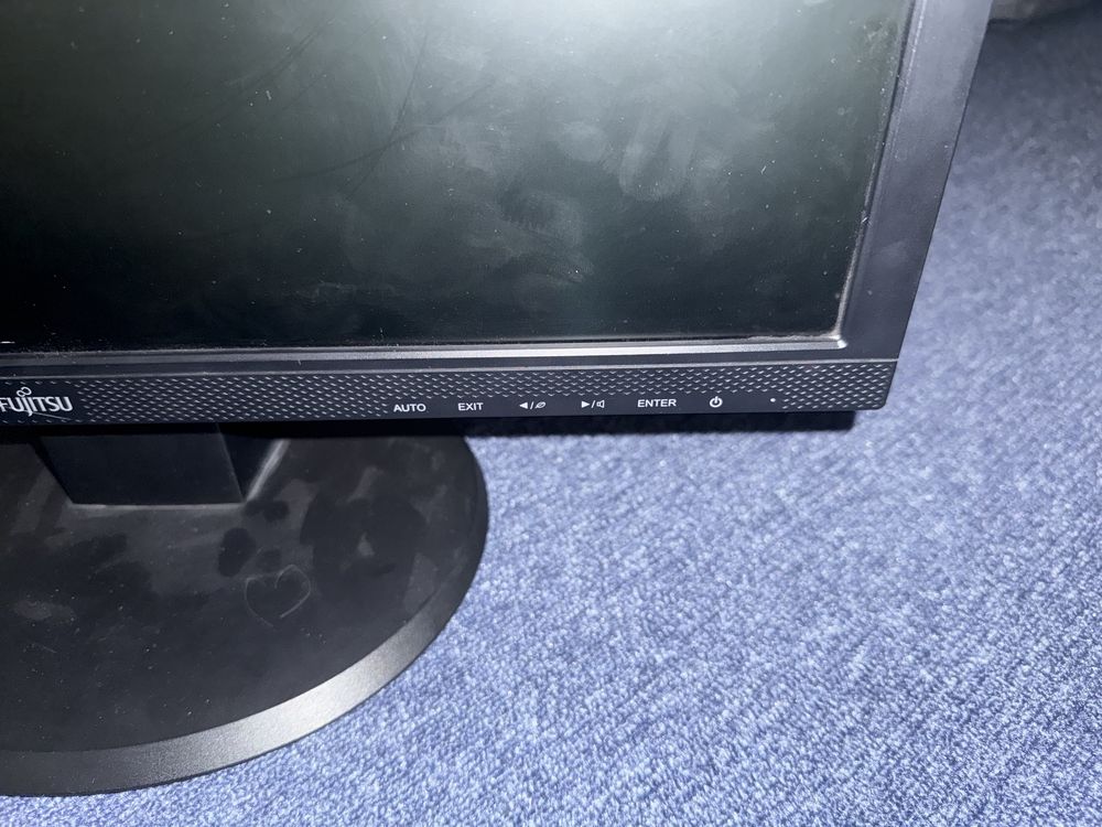 Monitor Fujitsu.