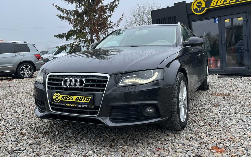 Audi A4  2010 рік