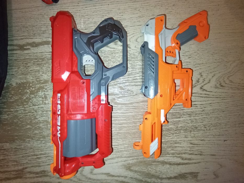 2 Karabiny NERF - MEGA Cycloneshock i FALCONFIRE Accustrike Series