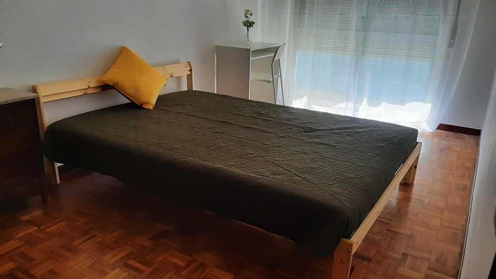 Quarto casal em Alhandra, V. F. Xira