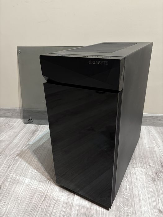 Obudowa komputerowa GIGABYTE RGB