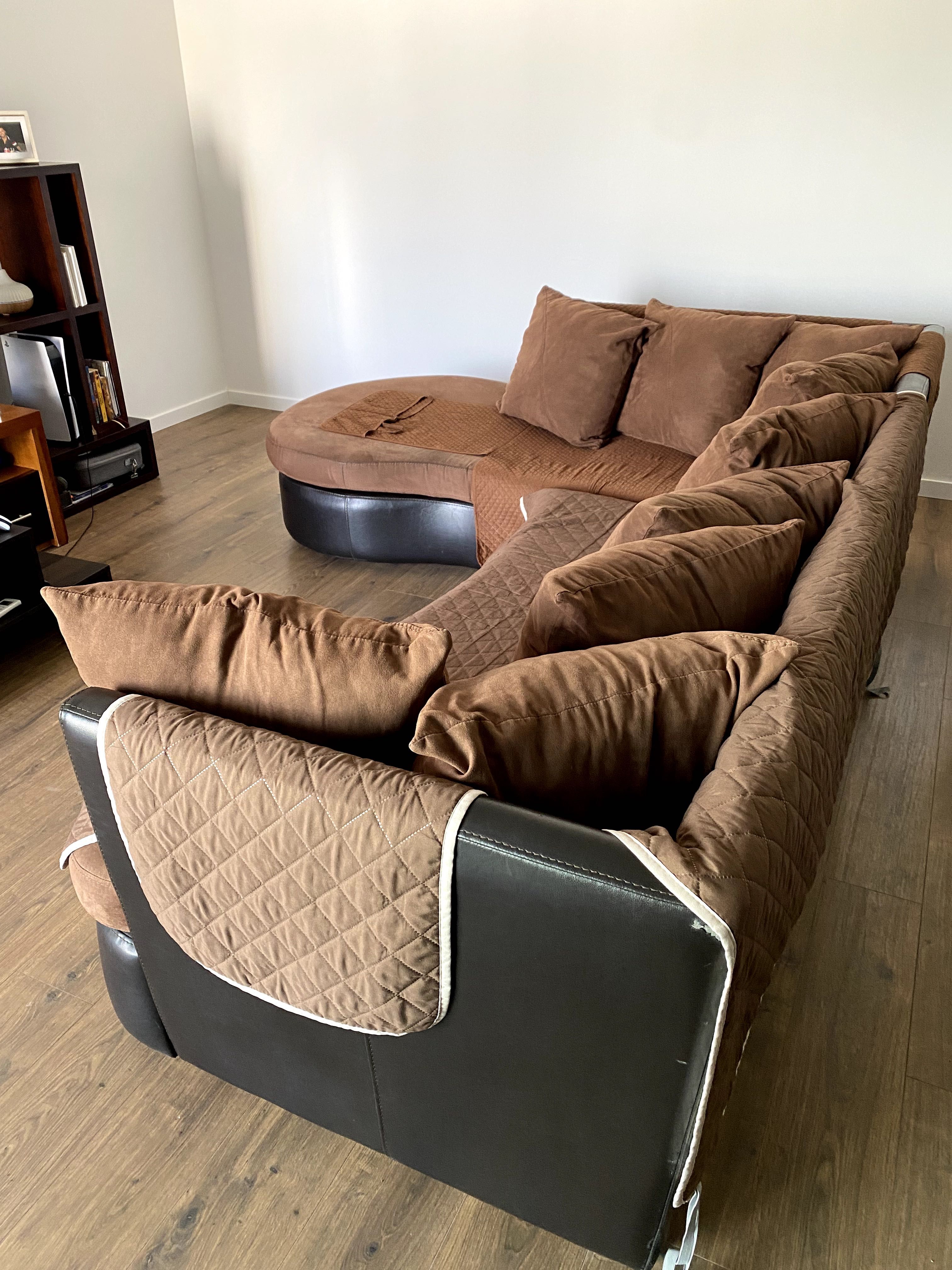 Sofa Chaise Long (285cmx220cm) + 9 almofadas