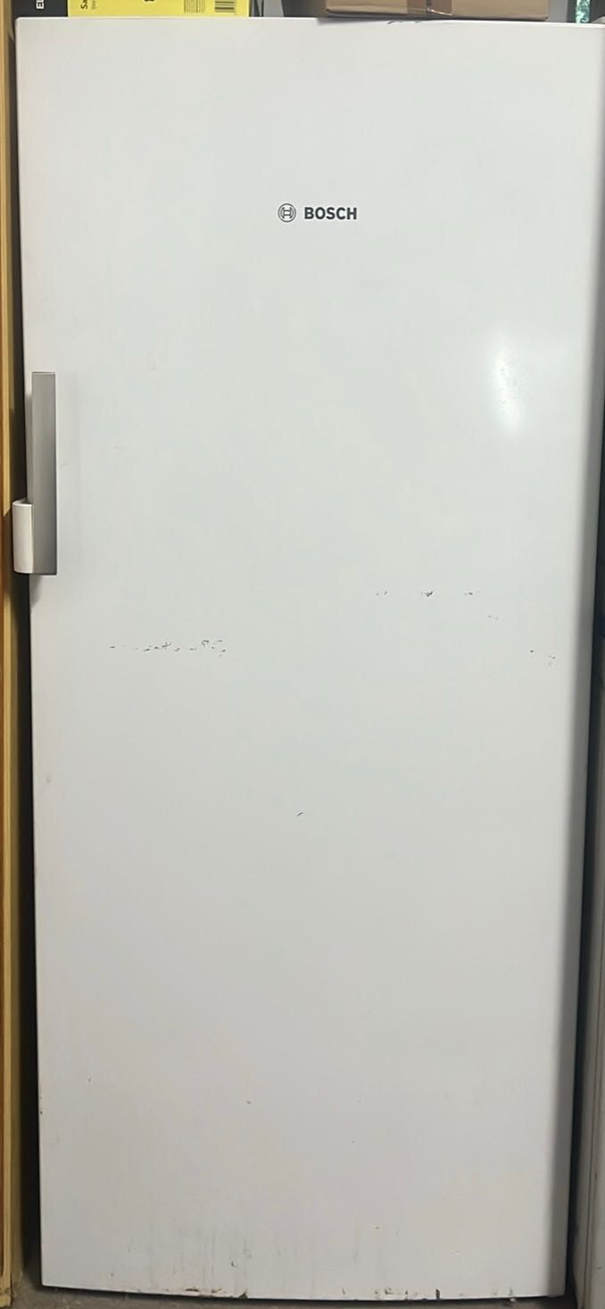 Arca congeladora vertical BOSCH