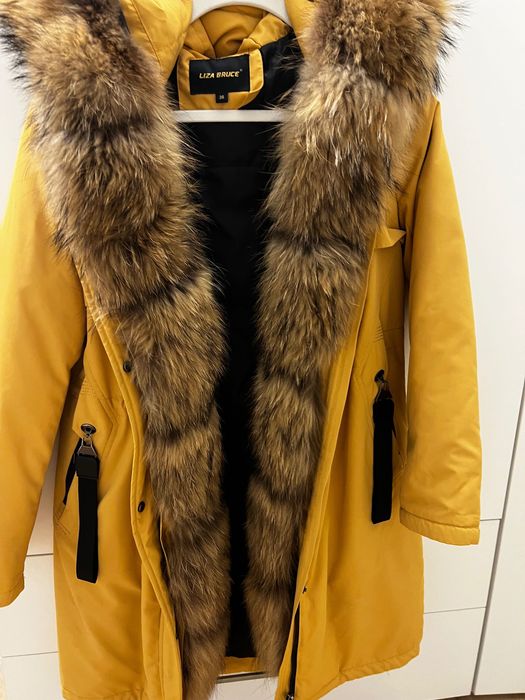 Kurtka zimowa Parka z dużym naturalnym futerkiem