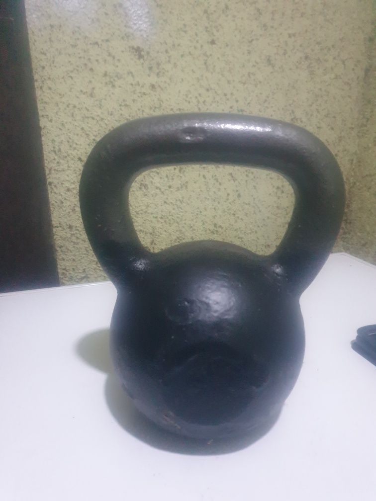 Продам гири ,гантели 10кг, 12кг, 1шт.12кг разбор.