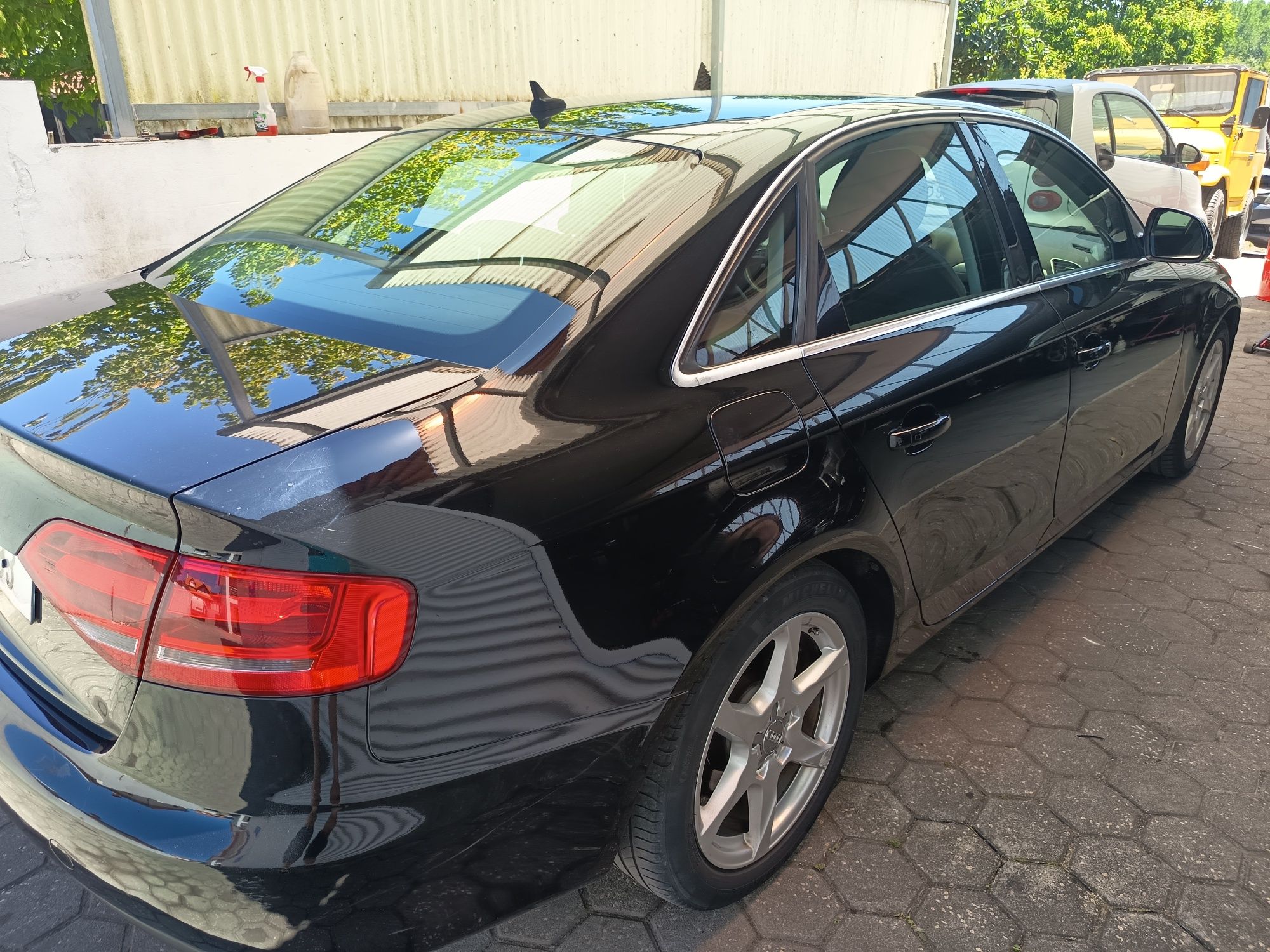 Audi A4 170 CV com revisão feita