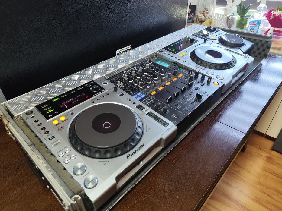 Konsola Pioneer 2xcdj 850 , 1xcdj 400 , 1x djm800 + case i okablowanie