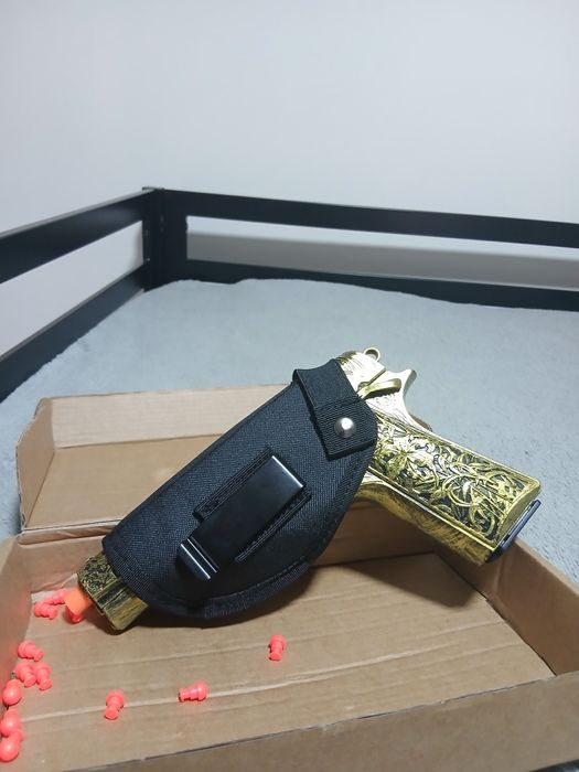 Pistola air-soft (mola) Semi-Automáticas M1911 dourada.