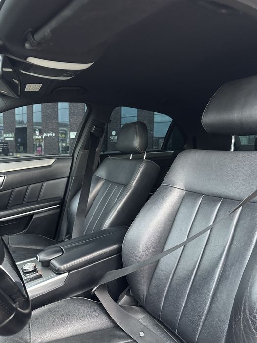 Mercedes Benz 212 рест 2.2 170 сил в гарному стані