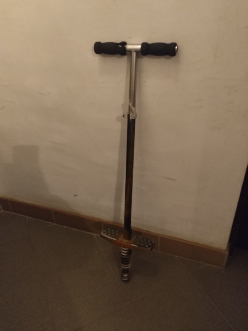 Drazek do skakania Pogo