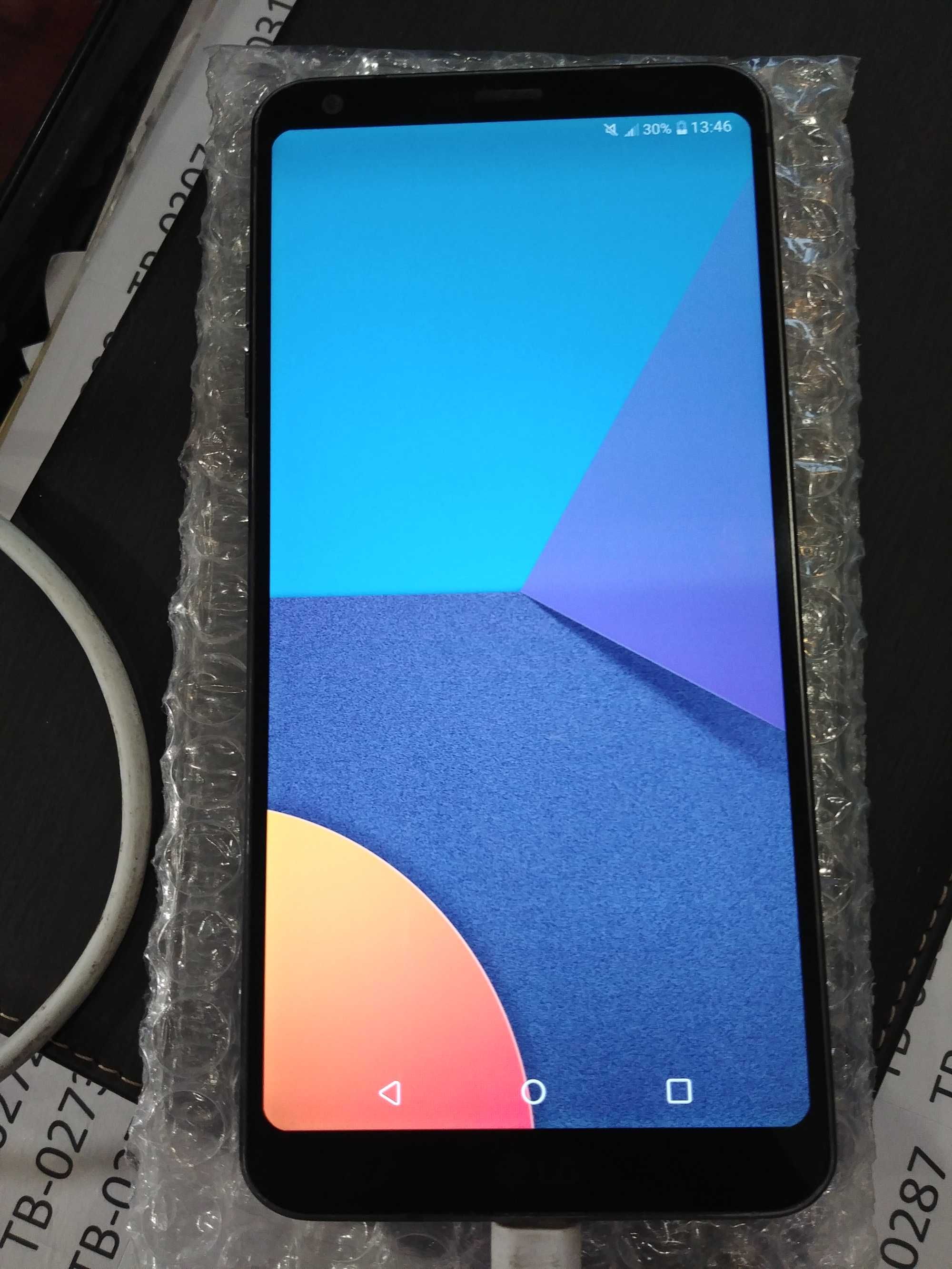 LG G6 4/32 Gb H873 в хорошем состоянии