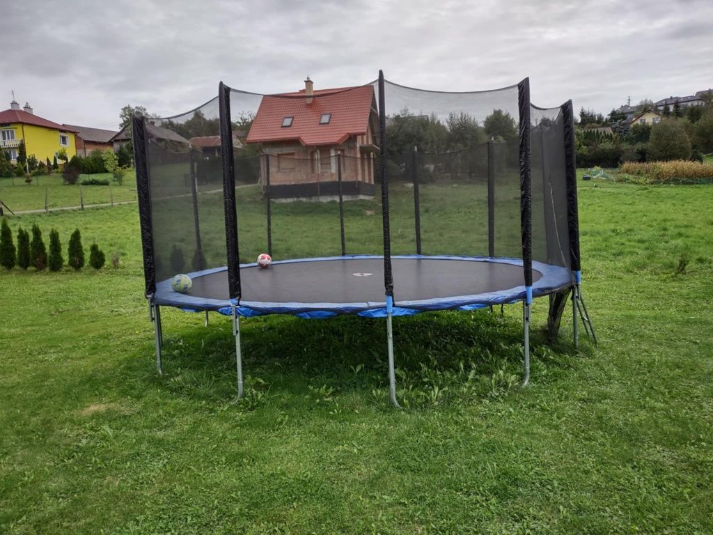 Trampolina dla dzieci