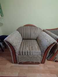 Розкладні крісла та диван