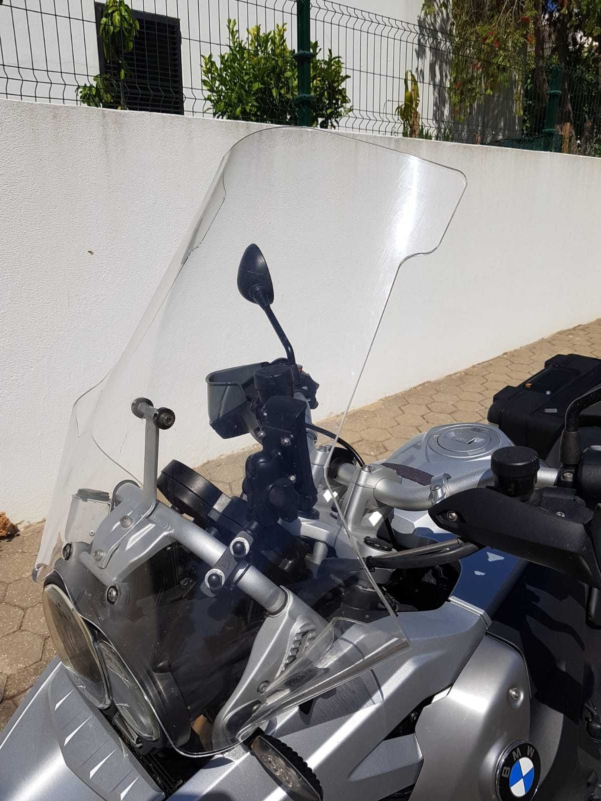 Vendo BMW 1200 GS em muito bom estado. Primeiro proprietário.