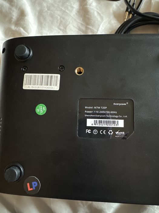 Смарт-проектор M7W 720p на android отличный звук и картинка