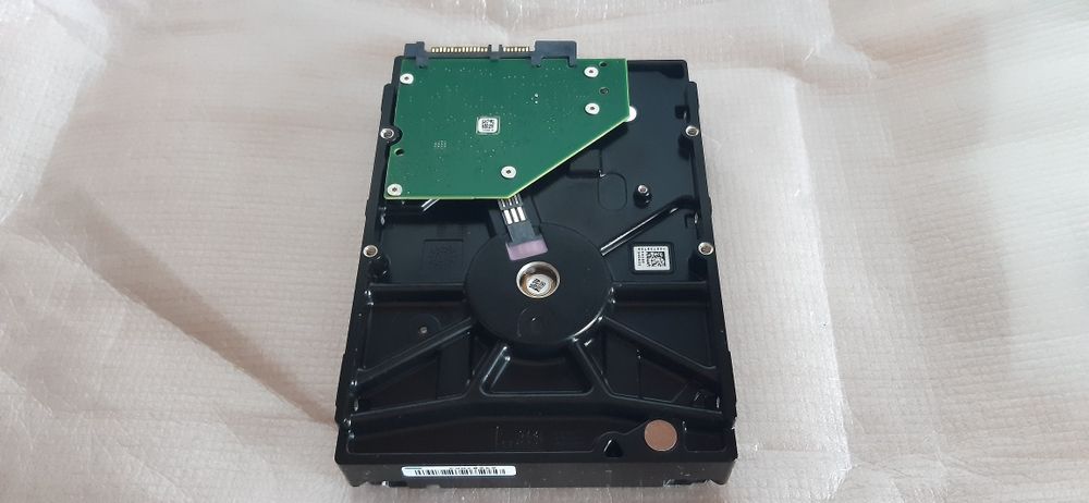 2.5" SATA Hard Drives 1 TB64297969031427121
