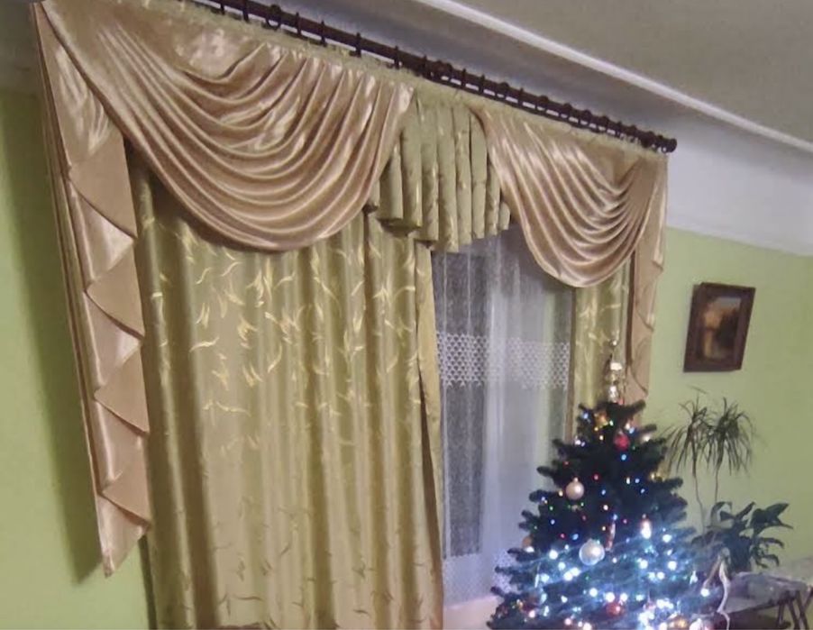 Продам штори на два вікна