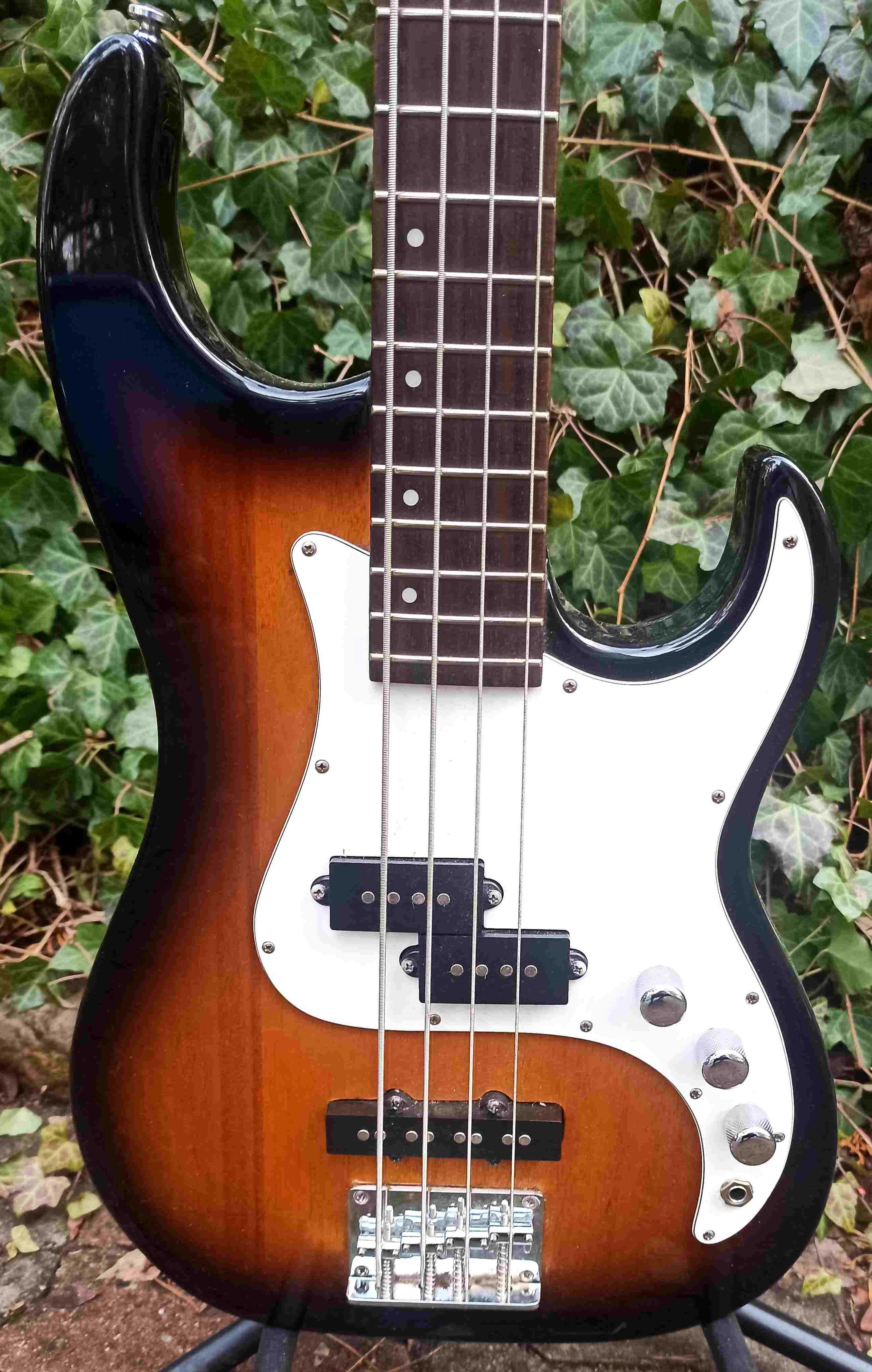 Gitara basowa Samick Corsair CR1 TS