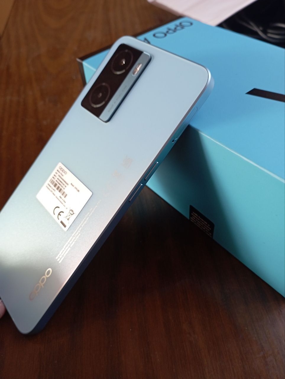 Продам смартфон OPPO с гарантией состояние нового