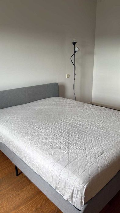 Cama Ikea queen com colchão