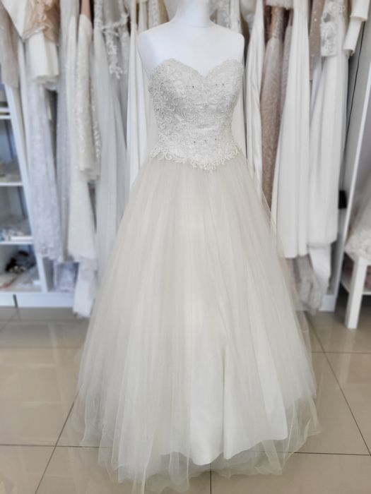 Piękna suknia ślubna