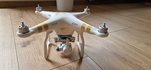 Dron DJI Phantom 3 se kamera 4K