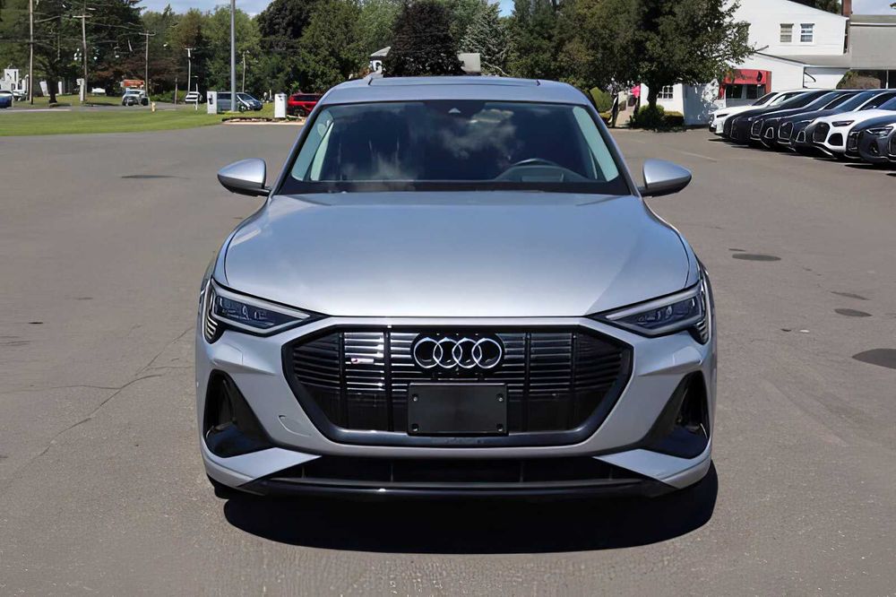 Audi e-tron Sportback quattro      2021