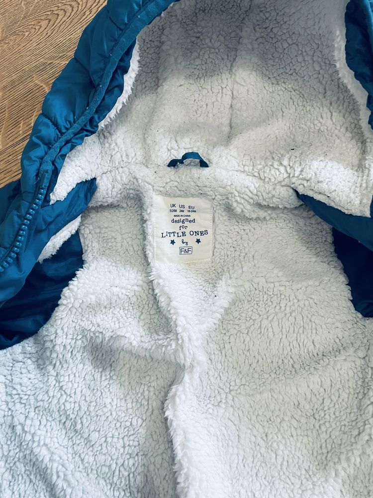 Zimowa ocieplana niebieska kurtka 18-24 miesięcy