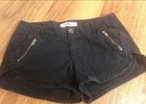 Hollister California czarne krótkie szorty mini jeansowe w25