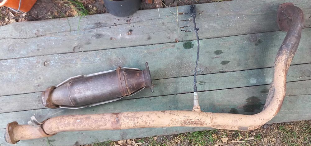 Приемная труба ВАЗ 2107 під каталізатор, з лямбда зондом. Каталізатор