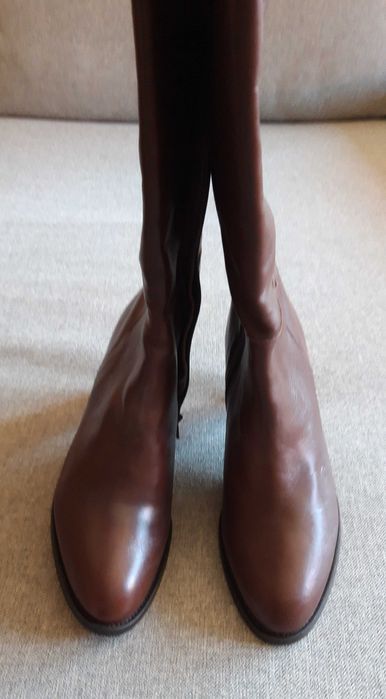 Botas mulher cano alto em cabedal - Artigo NOVO.