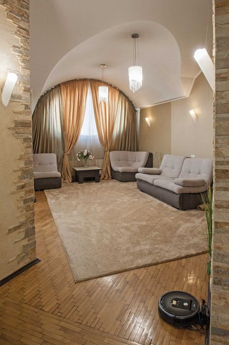 3к, 90 м2, Поділ, вул. Щекавицька 30/39, метро Котрактова площа