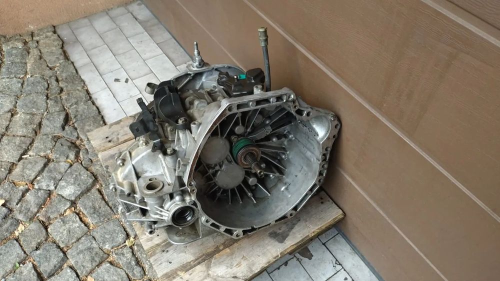 SKRZYNIA BIEGÓW TRAFIC III VIVARO PRIMASTAR TALENTO 15- PF 6044 320102327R NO 725/034