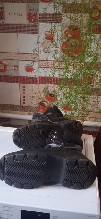 Жіночі чоботи,ботинки шкіряні.