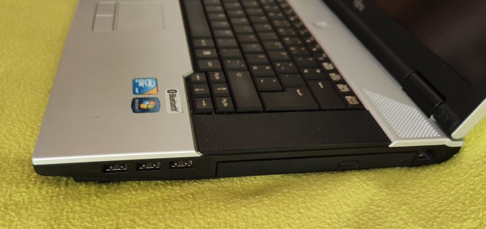 Portátil Fujitsu Esprimo Mobile (peças)