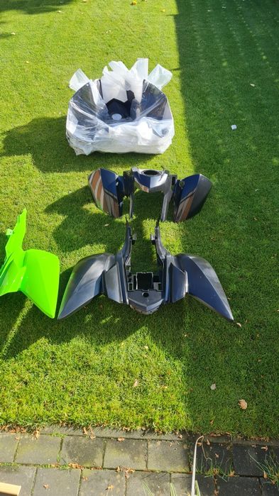 Nowe Plastiki Lucky Star 450 400 czarne przód tył