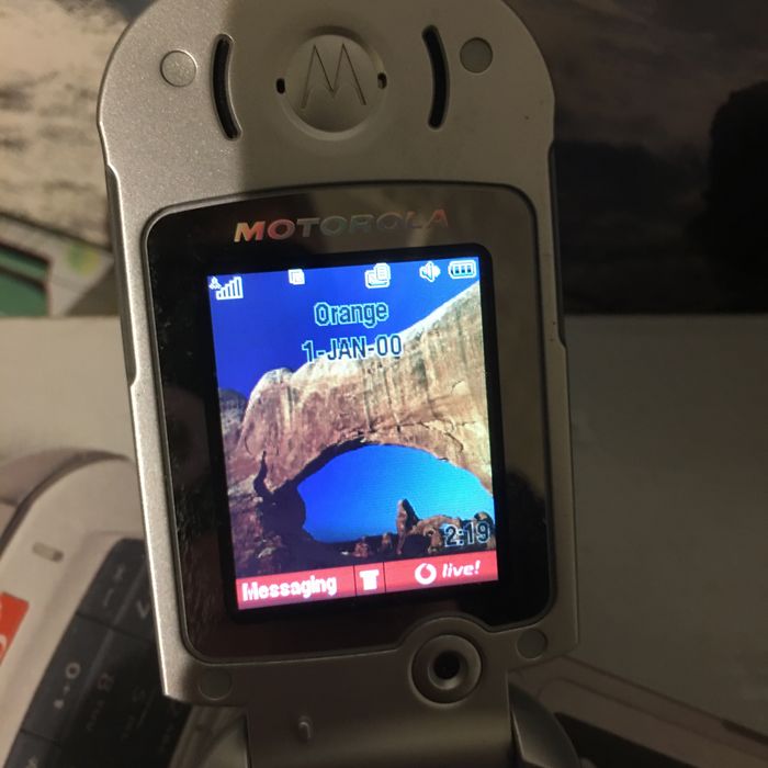 Telefon komorkowy motorola V980