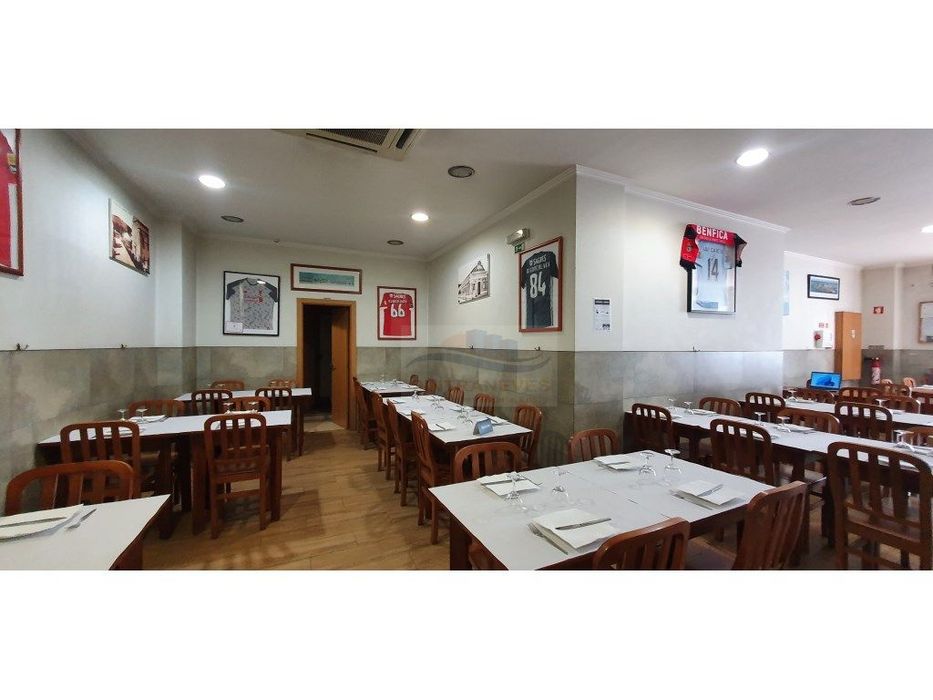 Vende se loja/Restaurante no Casal de São Brás com 50 lugares