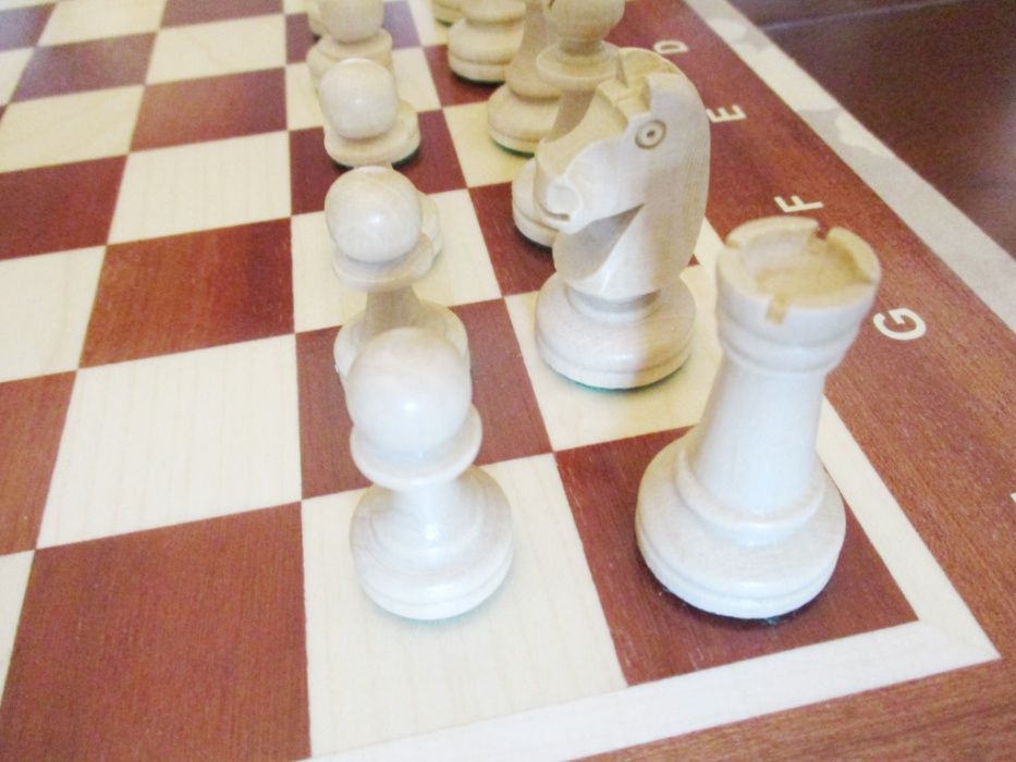 Em Madeira - Tabuleiro e peças jogo Xadrez