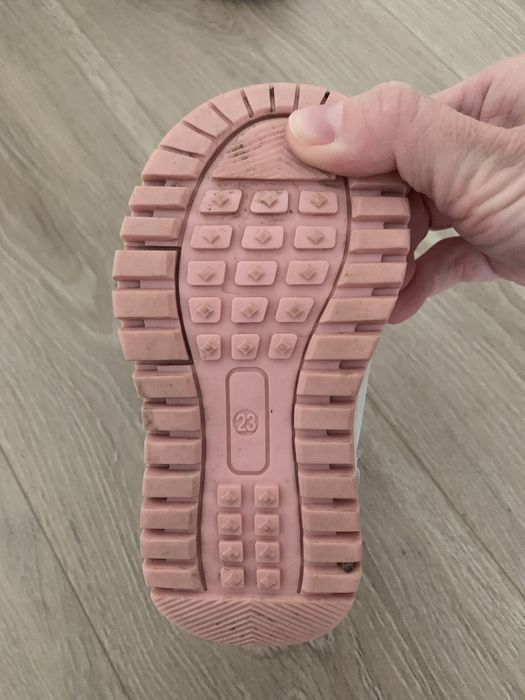 Продам зимние ботинки для девочки