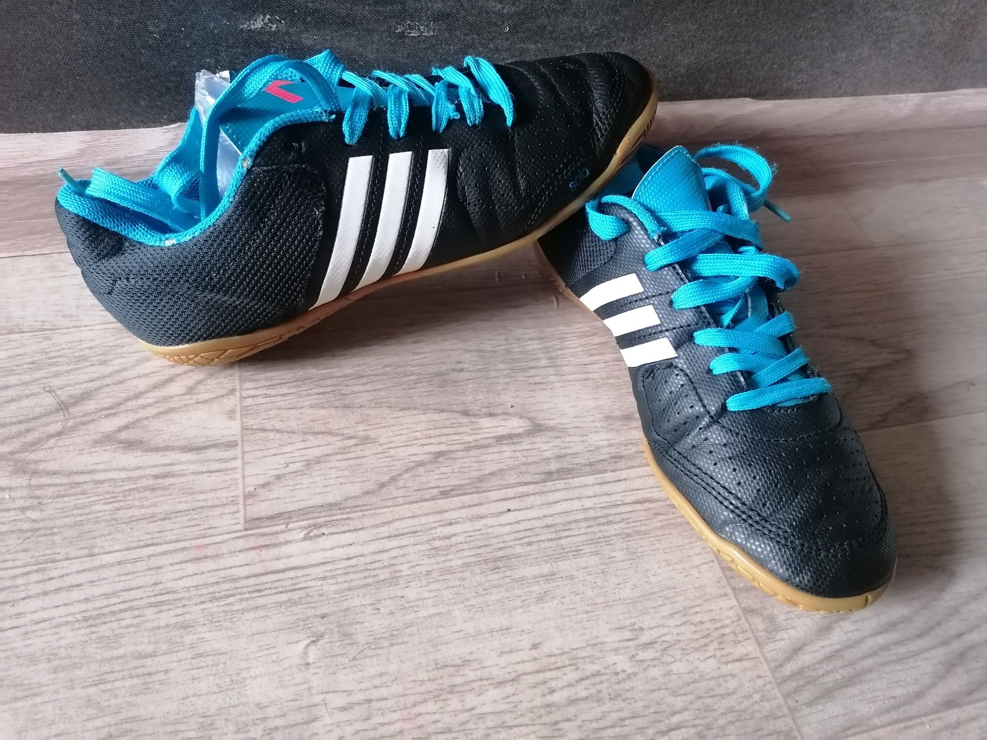 Кроссовки adidas 37р 23,5 см