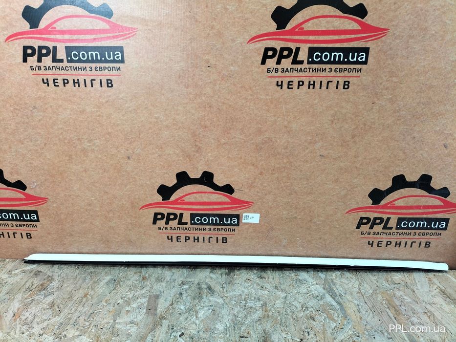 Citroen DS5 11-15 Накладка молдинг стекла двери передней левой