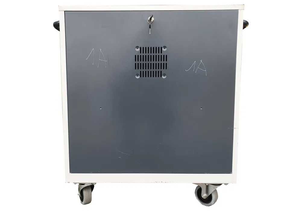 Szafa IT RACK na 28 laptopów z zasilaniem + RJ-45