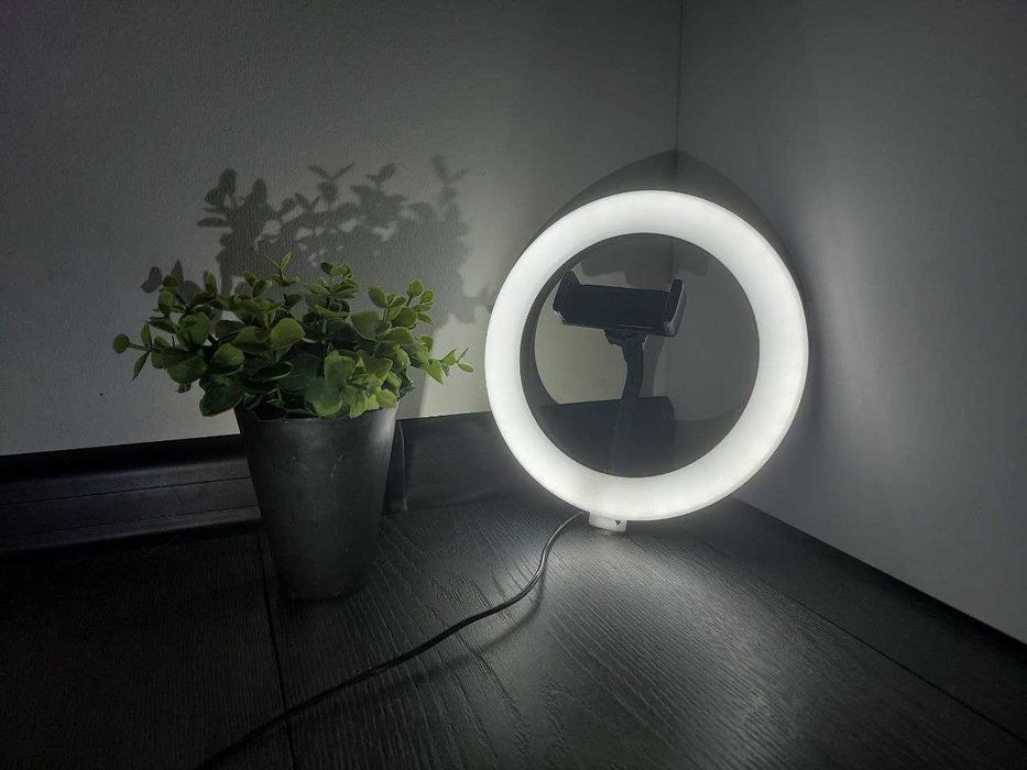 Кольцевая светодиодная лампа